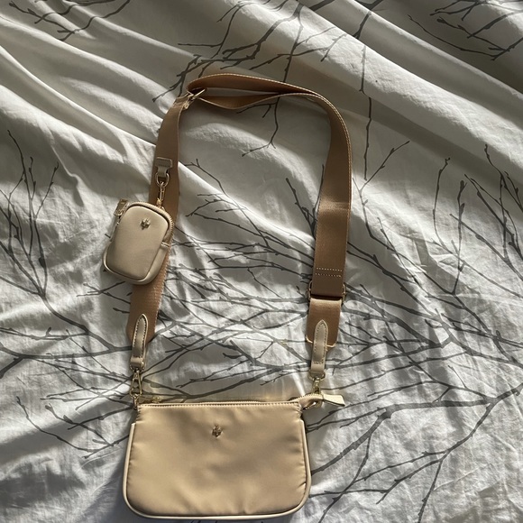 White Fox Purse - Picture 2 of 9